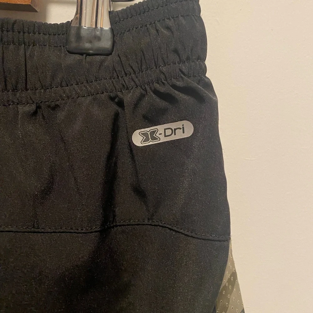 (3/$15) Men’s Medium RBX shorts - Picture 2 of 5